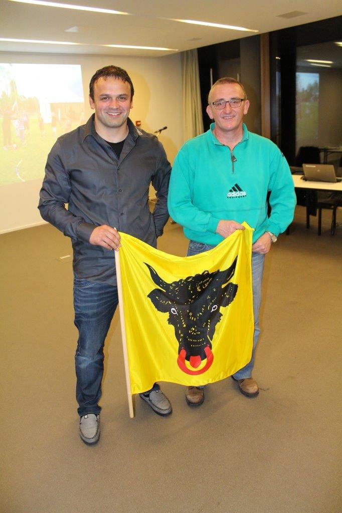 Geehrt als bester Trainer der Schweiz: Michi Jauch (links) und der erfolgreichste nationale Kampfrichter, René Grütter. FOTOS: RUEDI AMMANN